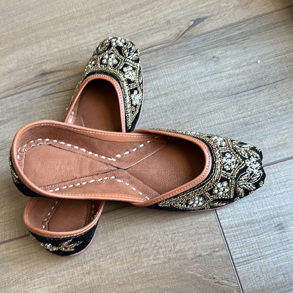 Black Punjabi shoes jutti size 6-6.5 with beadwork - Picture 5 of 5
